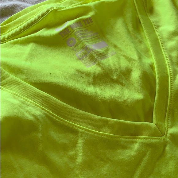 Nike short sleeved neon yellow shirt - Picture 2 of 2